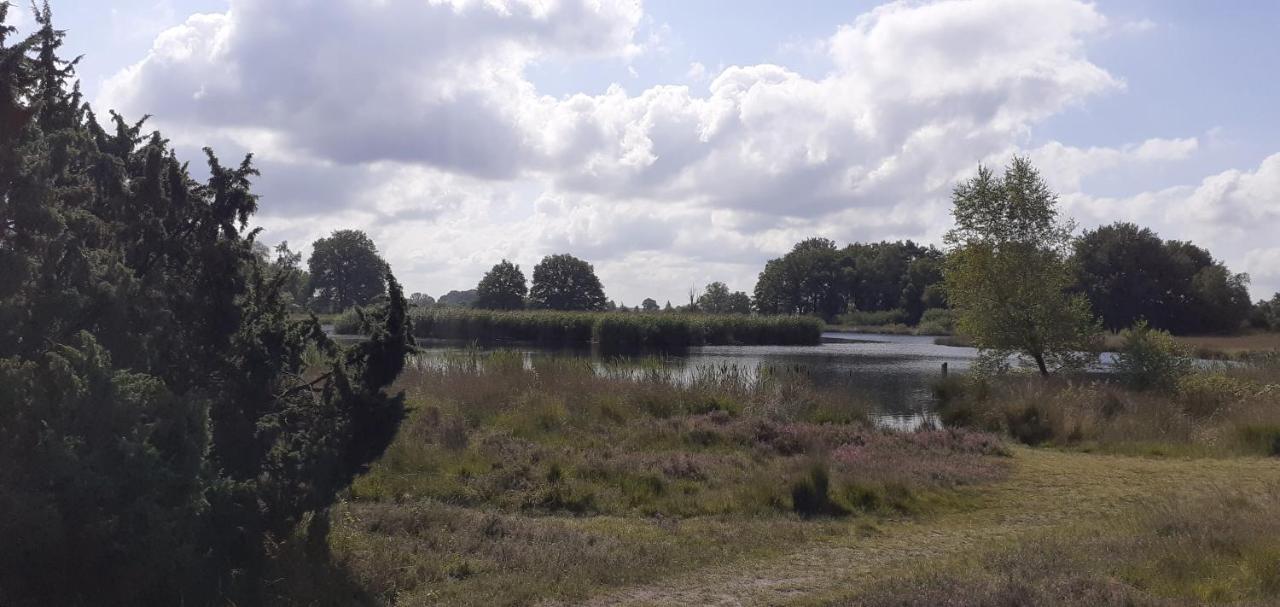 Drentse bungalow in natuur en rust Spier Buitenkant foto